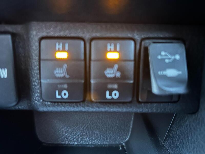 Toyota Auris 1.6 V-Matic Icon Plus Hatchback 5dr Petrol Manual Euro 5 (132 ps) - U10003606