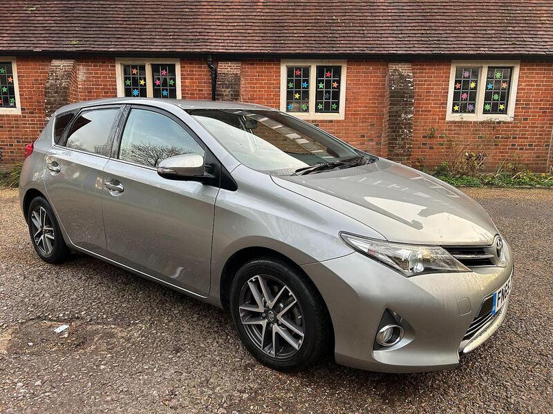 Toyota Auris 1.6 V-Matic Icon Plus Hatchback 5dr Petrol Manual Euro 5 (132 ps) - U10003606