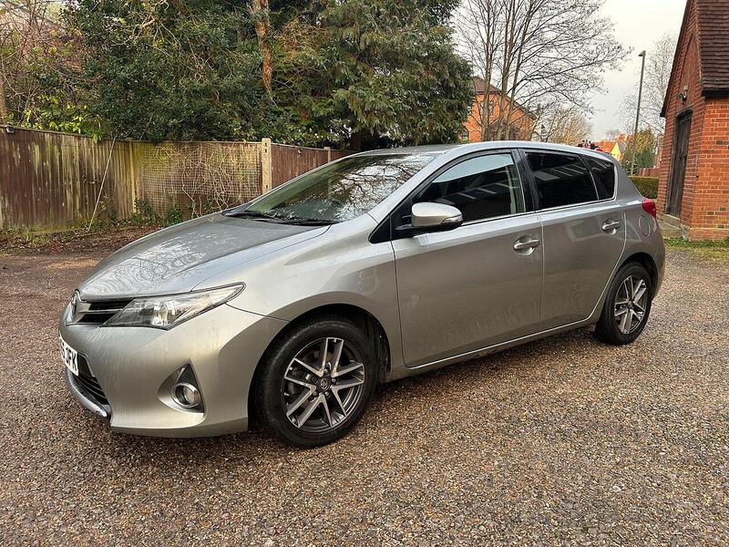 Toyota Auris 1.6 V-Matic Icon Plus Hatchback 5dr Petrol Manual Euro 5 (132 ps) - U10003606