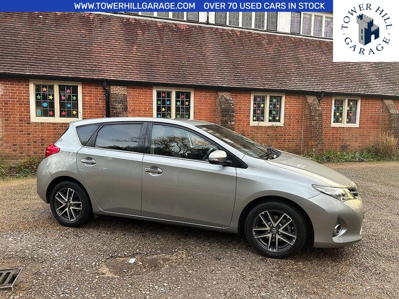 Toyota Auris 1.6 V-Matic Icon Plus Hatchback 5dr Petrol Manual Euro 5 (132 ps) - U10003606