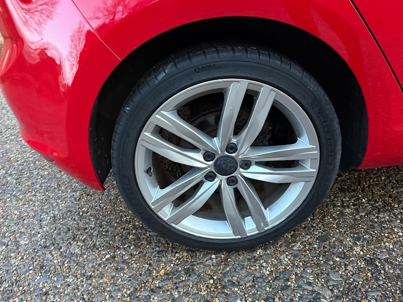 Volkswagen Golf 1.6 TDI BlueMotion Tech GT Edition Hatchback 5dr Diesel Manual Euro 6 (s/s) (110 ps) - U10003618