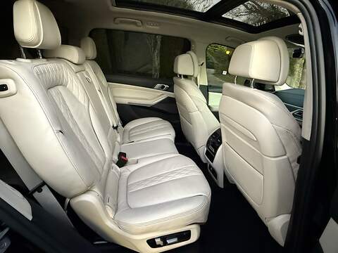 BMW X7 3.0 30d M Sport SUV 5dr Diesel Auto xDrive Euro 6 (s/s) (265 ps) - U10003619