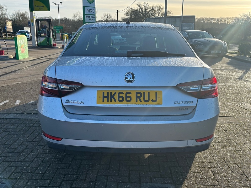Skoda Superb 2.0 TDI SE L Executive Estate 5dr Diesel DSG 4WD Euro 6 (s/s) (190 ps) - U10003620