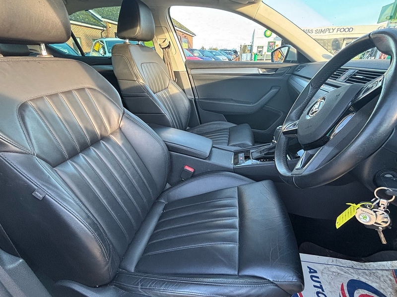 Skoda Superb 2.0 TDI SE L Executive Estate 5dr Diesel DSG 4WD Euro 6 (s/s) (190 ps) - U10003620