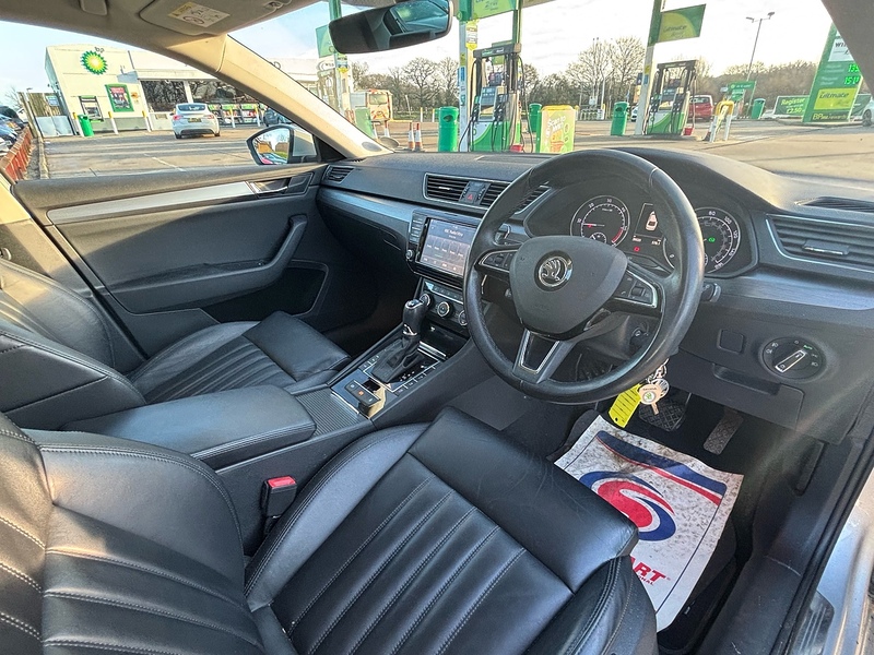 Skoda Superb 2.0 TDI SE L Executive Estate 5dr Diesel DSG 4WD Euro 6 (s/s) (190 ps) - U10003620