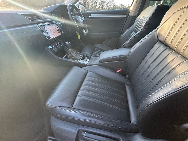 Skoda Superb 2.0 TDI SE L Executive Estate 5dr Diesel DSG 4WD Euro 6 (s/s) (190 ps) - U10003620