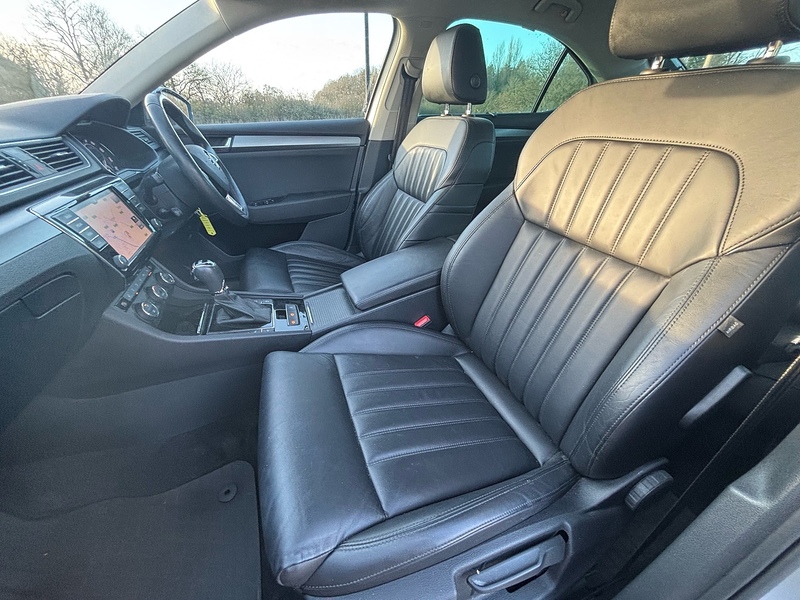 Skoda Superb 2.0 TDI SE L Executive Estate 5dr Diesel DSG 4WD Euro 6 (s/s) (190 ps) - U10003620