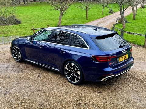 Audi RS4 Avant 2.9 TFSI V6 Estate 5dr Petrol Tiptronic quattro Euro 6 (s/s) (450 ps) - U10003623
