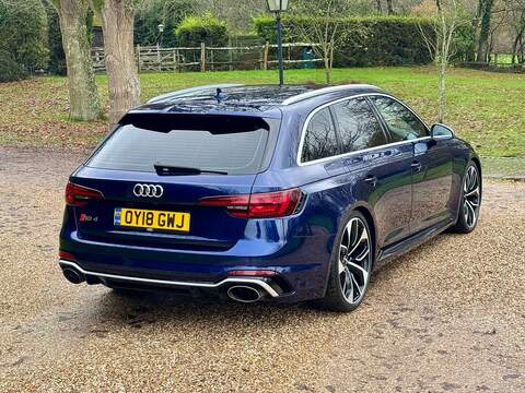 Audi RS4 Avant 2.9 TFSI V6 Estate 5dr Petrol Tiptronic quattro Euro 6 (s/s) (450 ps) - U10003623
