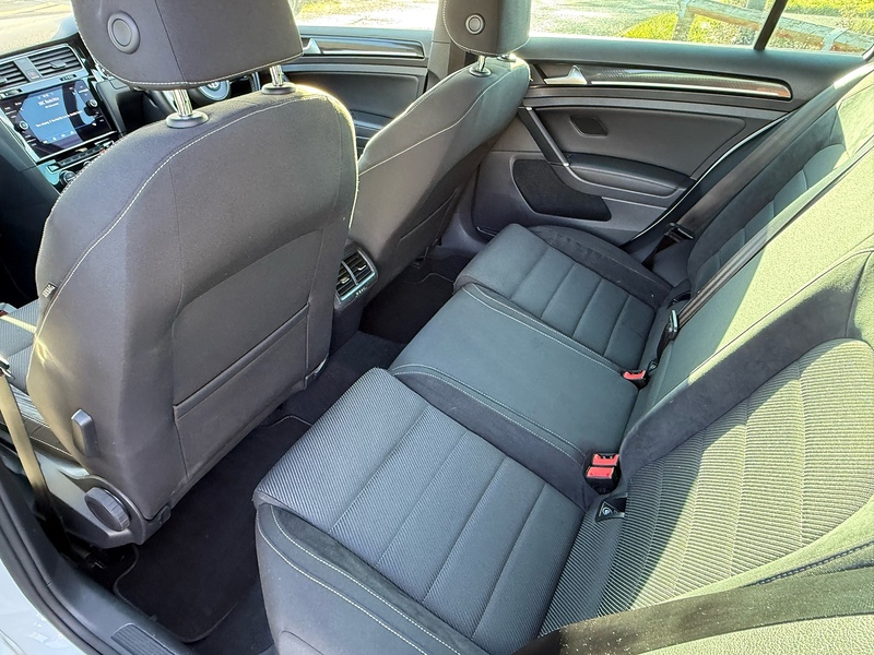 Volkswagen Golf 2.0 TSI BlueMotion Tech R Estate 5dr Petrol DSG 4Motion Euro 6 (s/s) (310 ps) - U10003626