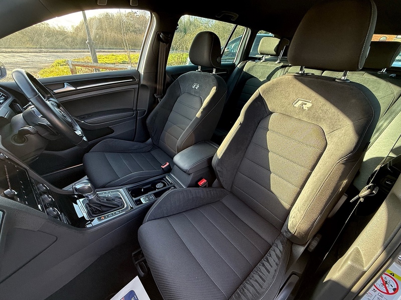 Volkswagen Golf 2.0 TSI BlueMotion Tech R Estate 5dr Petrol DSG 4Motion Euro 6 (s/s) (310 ps) - U10003626