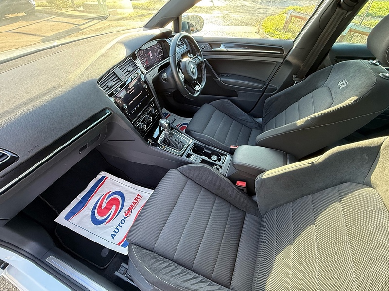 Volkswagen Golf 2.0 TSI BlueMotion Tech R Estate 5dr Petrol DSG 4Motion Euro 6 (s/s) (310 ps) - U10003626