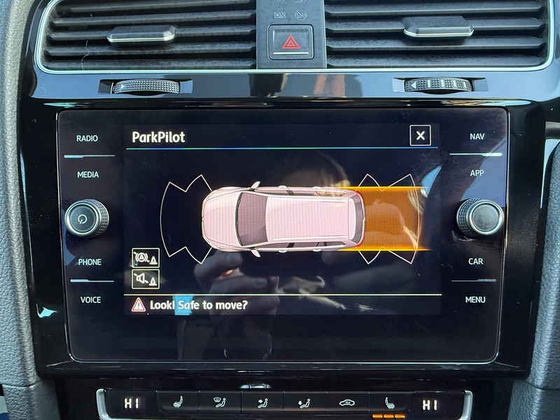 Volkswagen Golf 2.0 TSI BlueMotion Tech R Estate 5dr Petrol DSG 4Motion Euro 6 (s/s) (310 ps) - U10003626