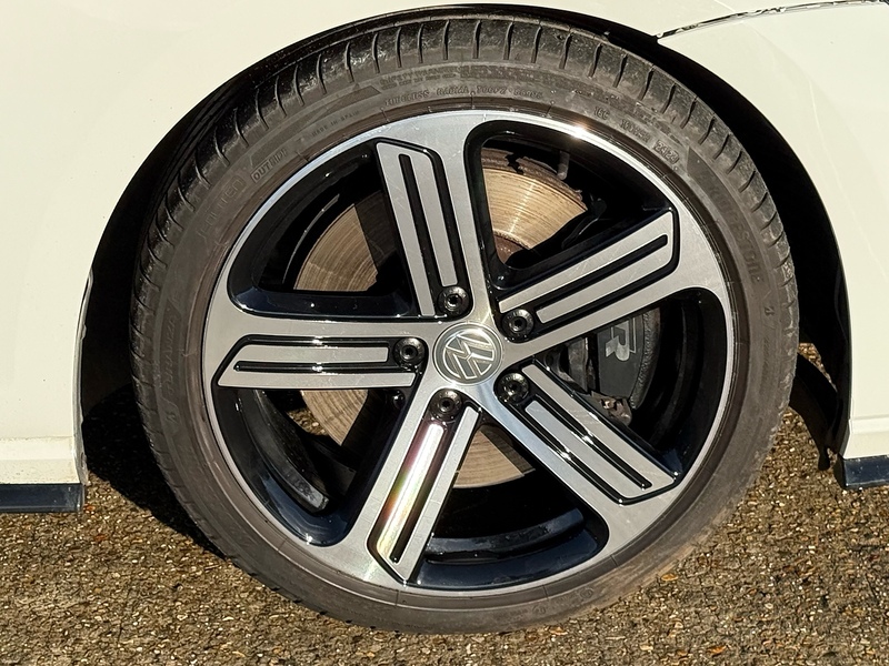 Volkswagen Golf 2.0 TSI BlueMotion Tech R Estate 5dr Petrol DSG 4Motion Euro 6 (s/s) (310 ps) - U10003626