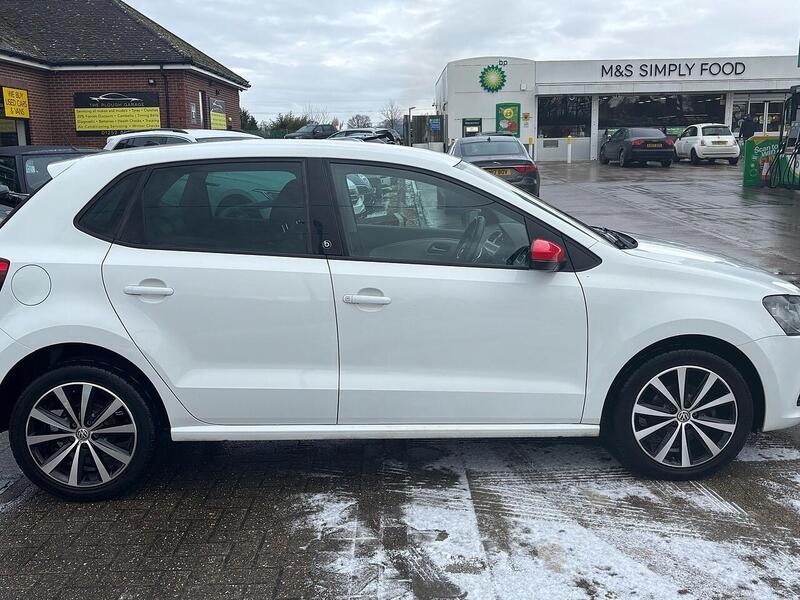 Volkswagen Polo 1.0 BlueMotion Tech beats Hatchback 5dr Petrol Manual Euro 6 (s/s) (75 ps) - U10003628