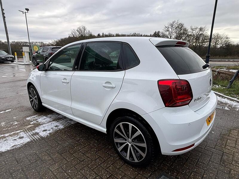 Volkswagen Polo 1.0 BlueMotion Tech beats Hatchback 5dr Petrol Manual Euro 6 (s/s) (75 ps) - U10003628