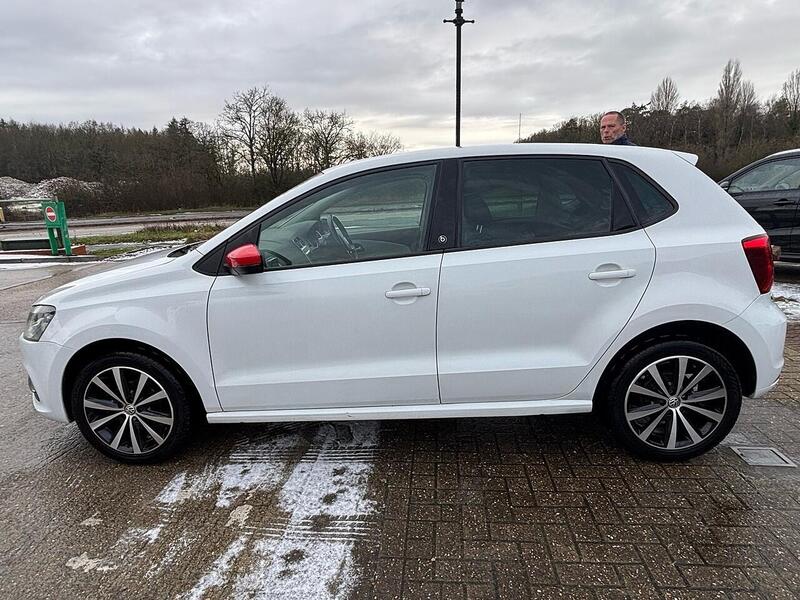 Volkswagen Polo 1.0 BlueMotion Tech beats Hatchback 5dr Petrol Manual Euro 6 (s/s) (75 ps) - U10003628