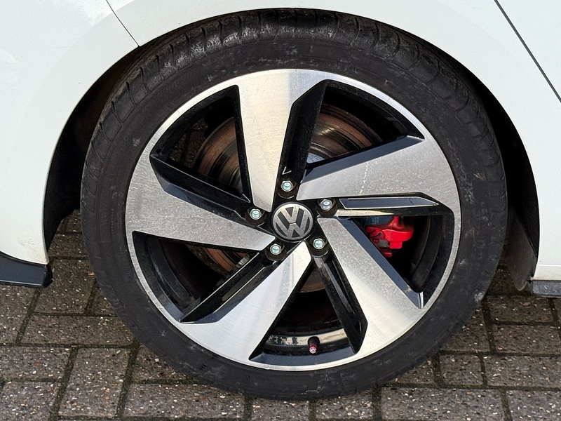 Volkswagen Golf 2.0 TSI GPF GTI Performance Hatchback 5dr Petrol DSG Euro 6 (s/s) (245 ps) - U10003630