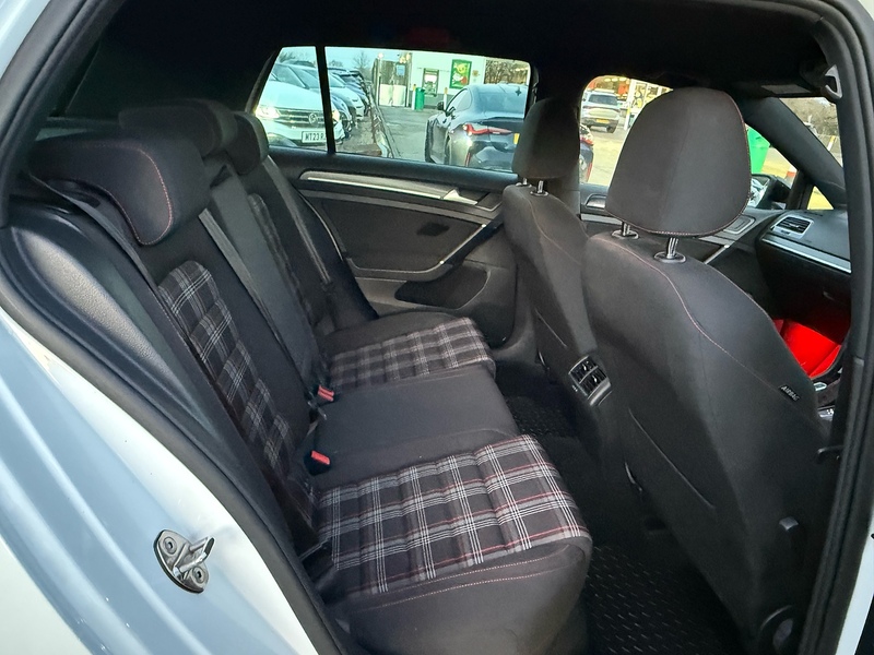 Volkswagen Golf 2.0 TSI GPF GTI Performance Hatchback 5dr Petrol DSG Euro 6 (s/s) (245 ps) - U10003630