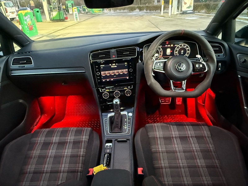 Volkswagen Golf 2.0 TSI GPF GTI Performance Hatchback 5dr Petrol DSG Euro 6 (s/s) (245 ps) - U10003630