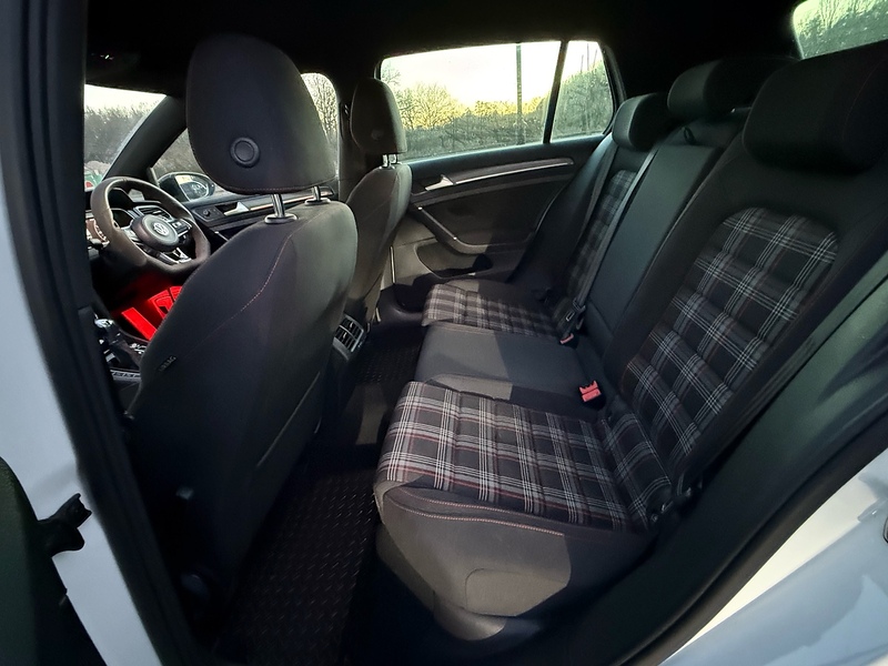 Volkswagen Golf 2.0 TSI GPF GTI Performance Hatchback 5dr Petrol DSG Euro 6 (s/s) (245 ps) - U10003630