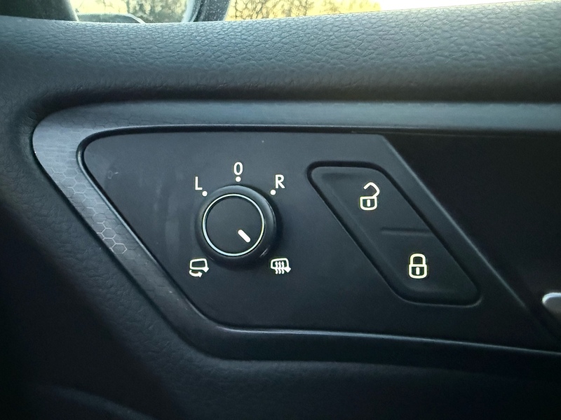 Volkswagen Golf 2.0 TSI GPF GTI Performance Hatchback 5dr Petrol DSG Euro 6 (s/s) (245 ps) - U10003630