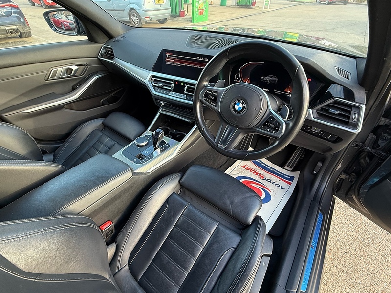 BMW 3 Series 2.0 320i M Sport Saloon 4dr Petrol Auto Euro 6 (s/s) (184 ps) - U10003633