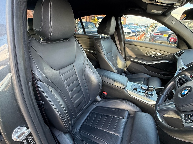 BMW 3 Series 2.0 320i M Sport Saloon 4dr Petrol Auto Euro 6 (s/s) (184 ps) - U10003633