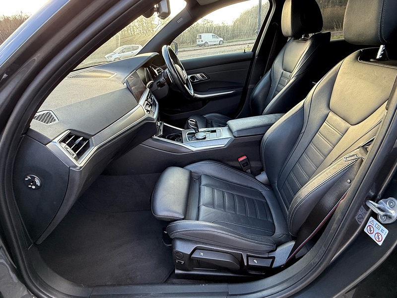 BMW 3 Series 2.0 320i M Sport Saloon 4dr Petrol Auto Euro 6 (s/s) (184 ps) - U10003633