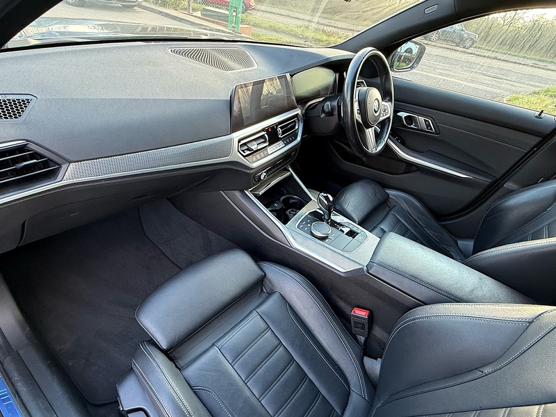BMW 3 Series 2.0 320i M Sport Saloon 4dr Petrol Auto Euro 6 (s/s) (184 ps) - U10003633