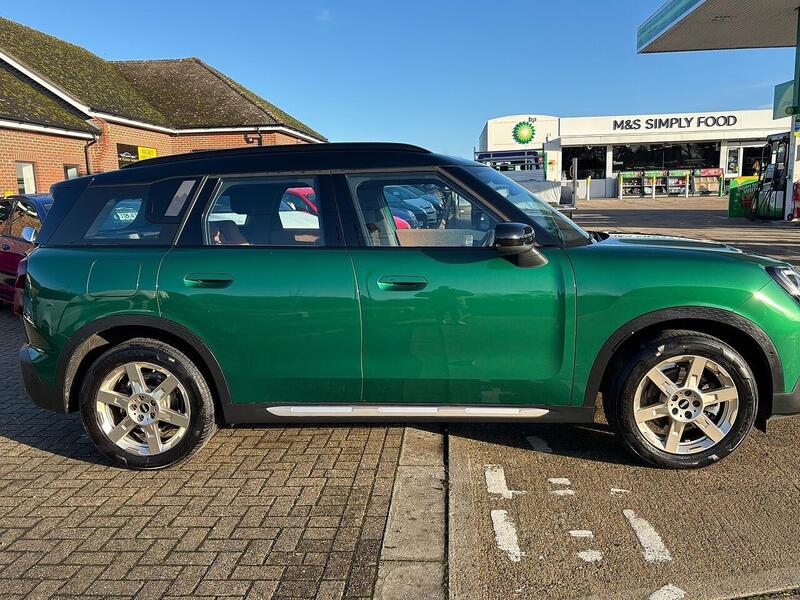 MINI Countryman Countryman Exclusive SUV 1 Automatic Petrol Hybrid - U10003636