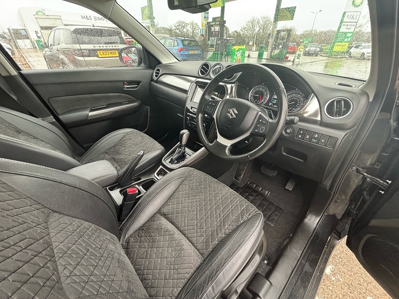 Suzuki Vitara Vitara SZ5 SUV 1 Automatic Petrol Hybrid - U10003637