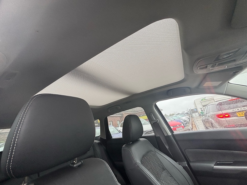 Suzuki Vitara Vitara SZ5 SUV 1 Automatic Petrol Hybrid - U10003637