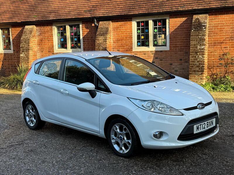 Ford Fiesta 1.25 Zetec Hatchback 5dr Petrol Manual (129 g/km, 81 bhp) - U10003641
