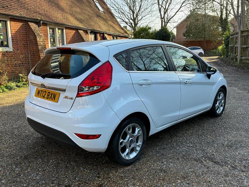 Ford Fiesta 1.25 Zetec Hatchback 5dr Petrol Manual (129 g/km, 81 bhp) - U10003641