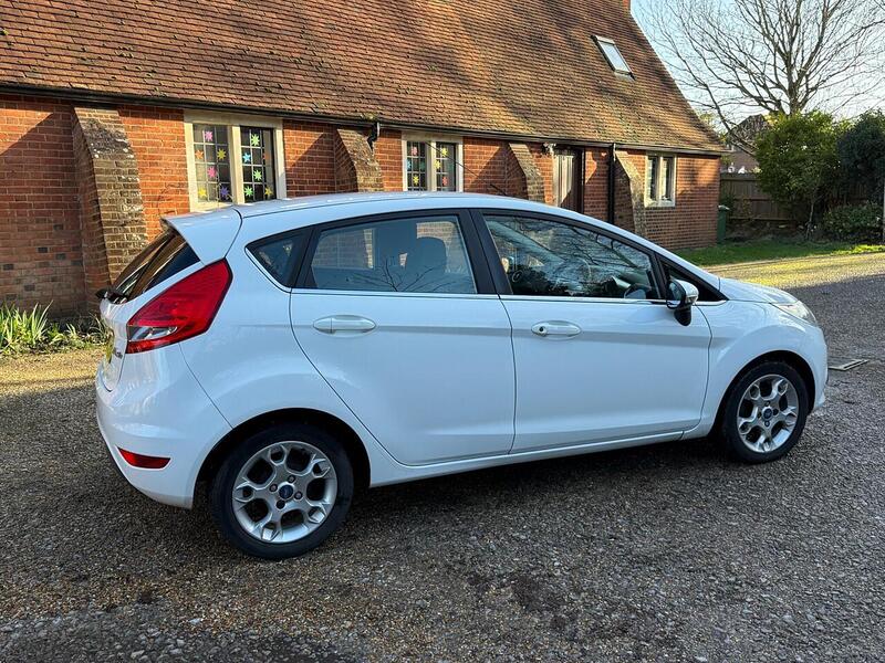 Ford Fiesta 1.25 Zetec Hatchback 5dr Petrol Manual (129 g/km, 81 bhp) - U10003641