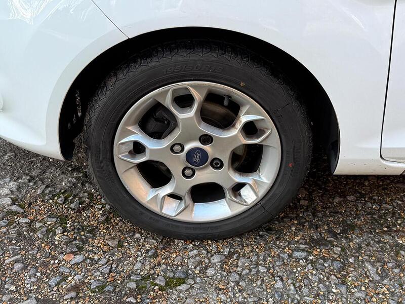 Ford Fiesta 1.25 Zetec Hatchback 5dr Petrol Manual (129 g/km, 81 bhp) - U10003641