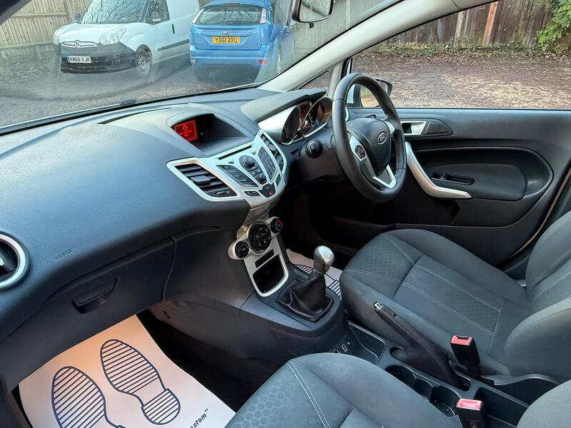Ford Fiesta 1.25 Zetec Hatchback 5dr Petrol Manual (129 g/km, 81 bhp) - U10003641