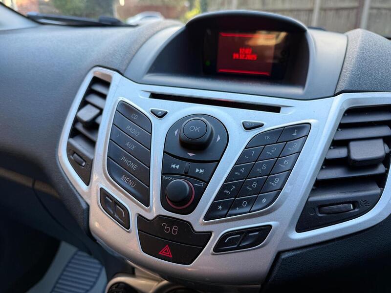 Ford Fiesta 1.25 Zetec Hatchback 5dr Petrol Manual (129 g/km, 81 bhp) - U10003641