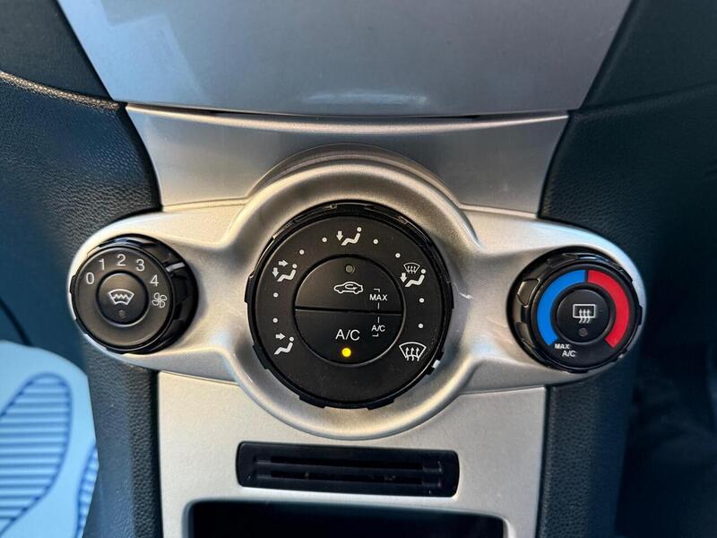 Ford Fiesta 1.25 Zetec Hatchback 5dr Petrol Manual (129 g/km, 81 bhp) - U10003641