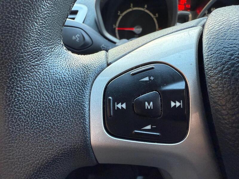 Ford Fiesta 1.25 Zetec Hatchback 5dr Petrol Manual (129 g/km, 81 bhp) - U10003641