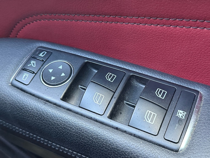 Mercedes-Benz E Class 2.1 E220 CDI AMG Sport Cabriolet 2dr Diesel Manual Euro 5 (s/s) (170 ps) - U10003644