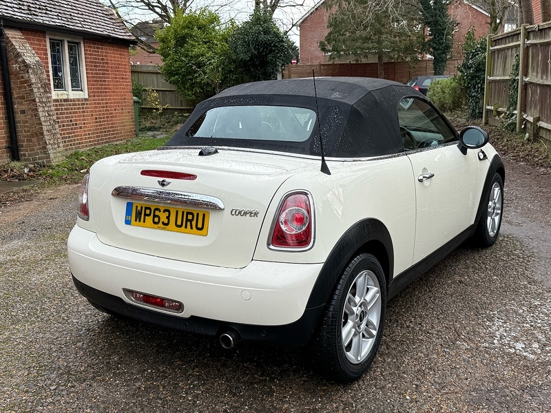 MINI Roadster 1.6 Cooper Convertible 2dr Petrol Manual Euro 6 (s/s) (122 ps) - U10003648