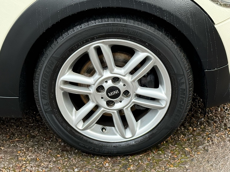 MINI Roadster 1.6 Cooper Convertible 2dr Petrol Manual Euro 6 (s/s) (122 ps) - U10003648