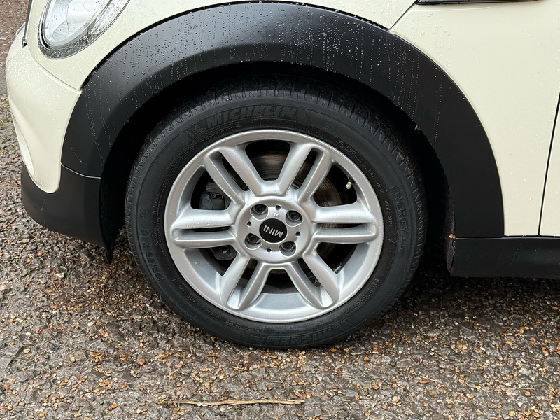 MINI Roadster 1.6 Cooper Convertible 2dr Petrol Manual Euro 6 (s/s) (122 ps) - U10003648