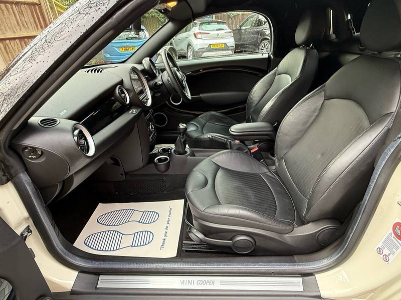 MINI Roadster 1.6 Cooper Convertible 2dr Petrol Manual Euro 6 (s/s) (122 ps) - U10003648