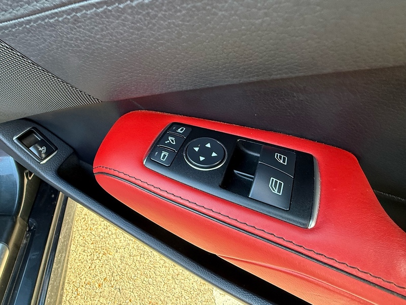 Mercedes-Benz SL 3.5 SL350 V6 BlueEfficiency Convertible 2dr Petrol G-Tronic Euro 5 (s/s) (306 ps) - U10003651