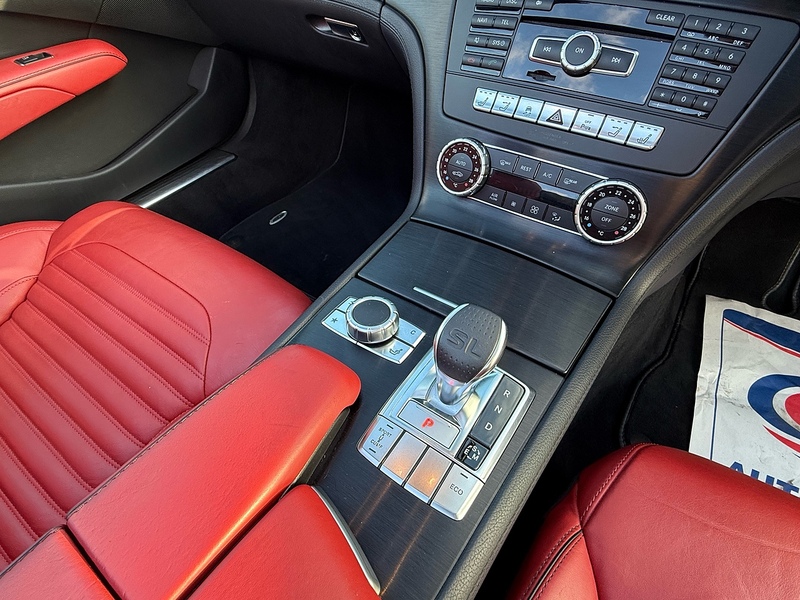 Mercedes-Benz SL 3.5 SL350 V6 BlueEfficiency Convertible 2dr Petrol G-Tronic Euro 5 (s/s) (306 ps) - U10003651