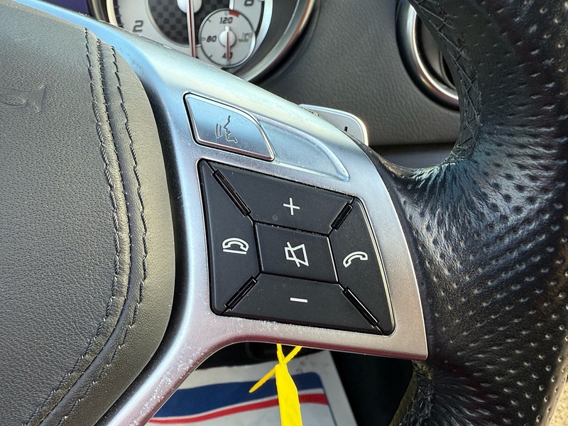 Mercedes-Benz SL 3.5 SL350 V6 BlueEfficiency Convertible 2dr Petrol G-Tronic Euro 5 (s/s) (306 ps) - U10003651