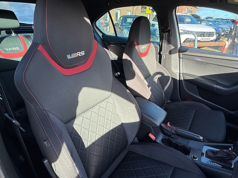 Skoda Octavia 2.0 TSI GPF vRS Hatchback 5dr Petrol DSG Euro 6 (s/s) (245 ps) - U10003658